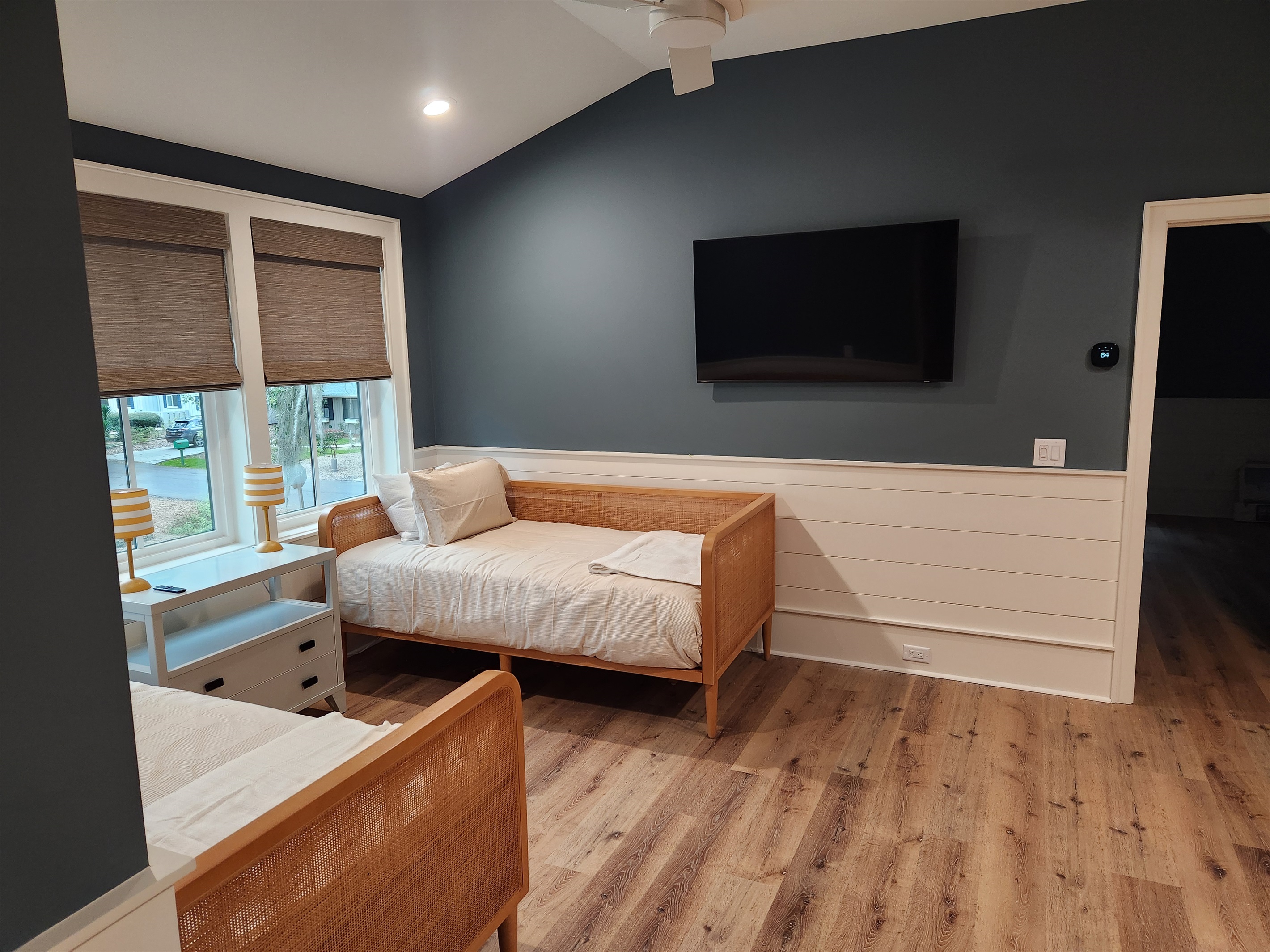 Suite over garage includes 2 twin beds with separate king bedroom and full bathroom and ensuite washer dryer