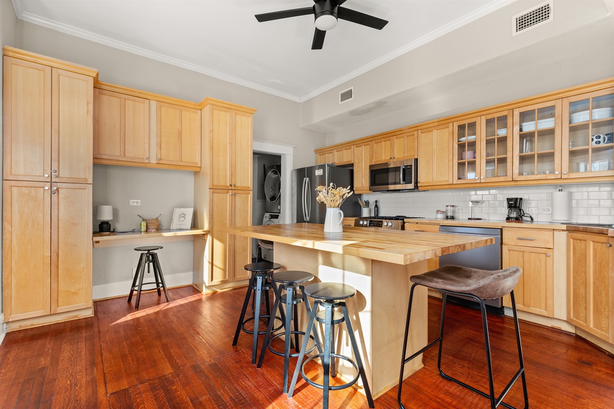 A kitchen that embraces both form and function, making everyday moments extraordinary and turning the art of cooking into a delightful experience.