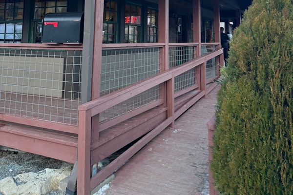 Clubhouse... During the winter the clubhouse becomes your stop for getting your ice skating tickets and skates.  During the summer you are walking distance to the Clubhouse  for Golf and Clay Tennis courts. 