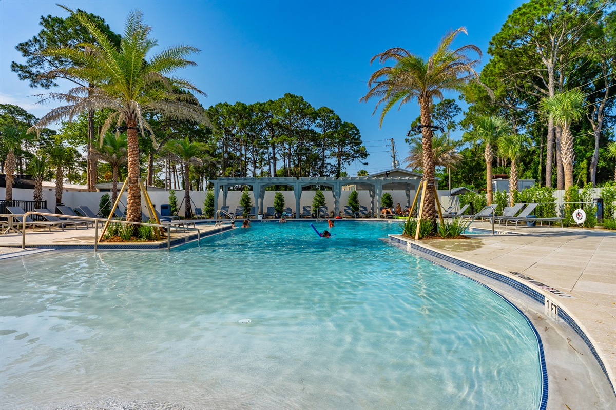 New Bayside Association Pool