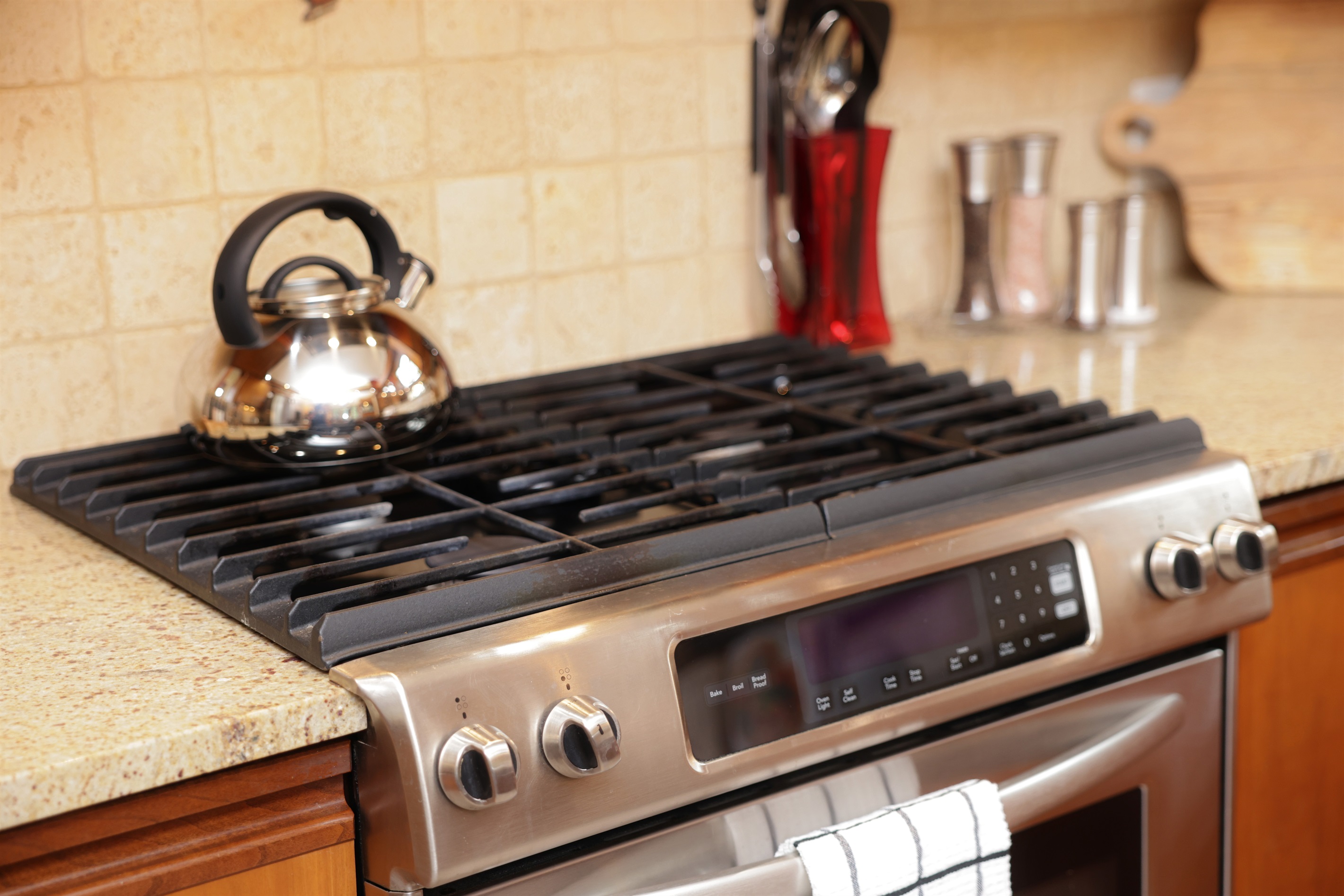 Gas stove with electric oven for all your meal making. 