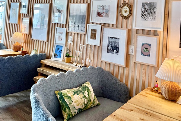 Walk to the cutest coffee shop in the Carillon Town Center