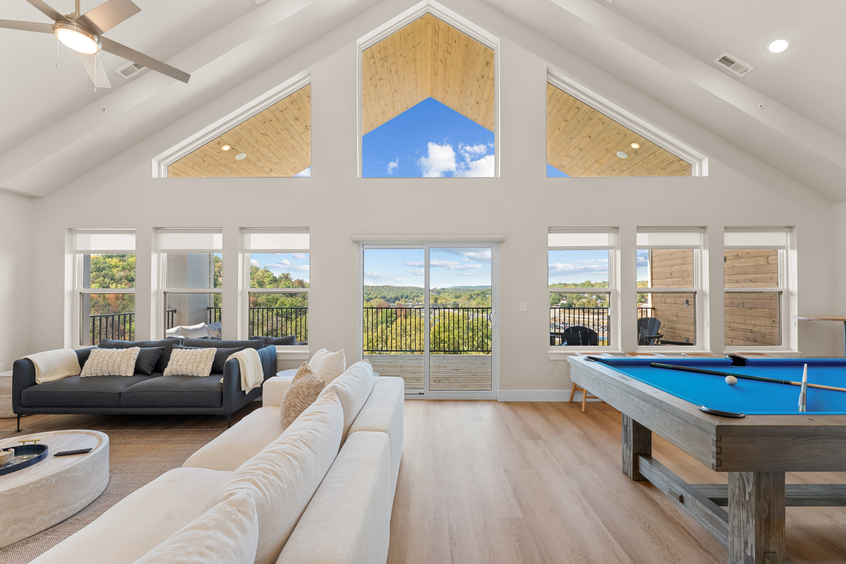 Upstairs Lounge/Billiards Area