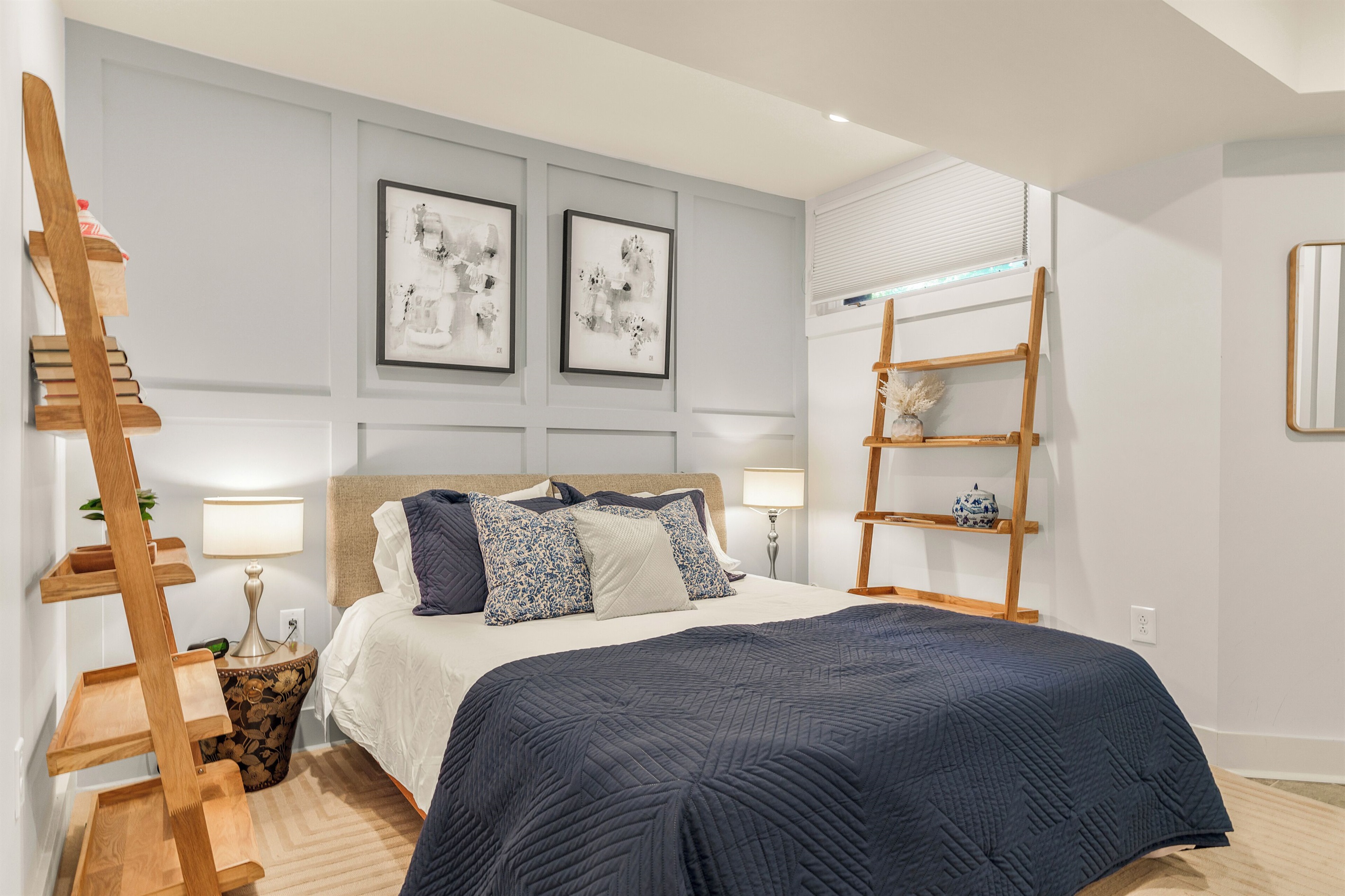 Ensuite bathroom to BR7
BR8: Queen bedroom with ensuite bathroom, downstairs
