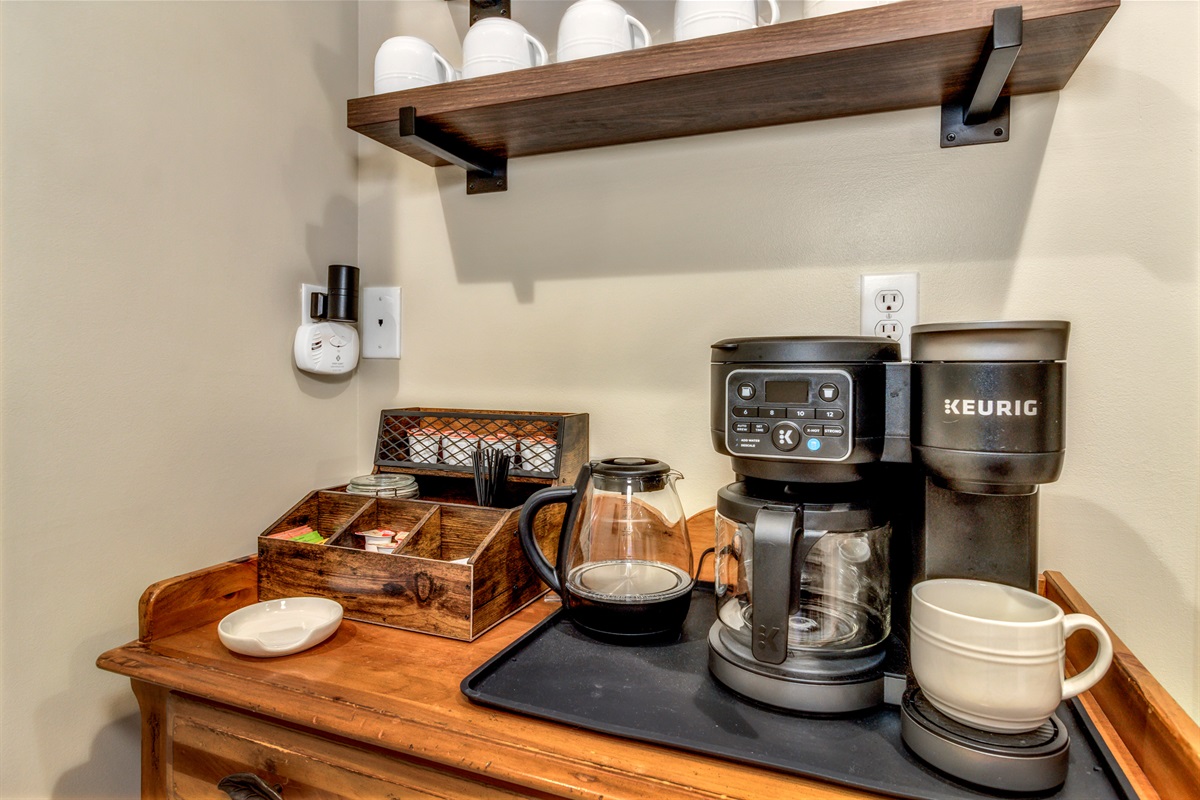 Coffee Bar with Drip Coffee Maker and Keurig