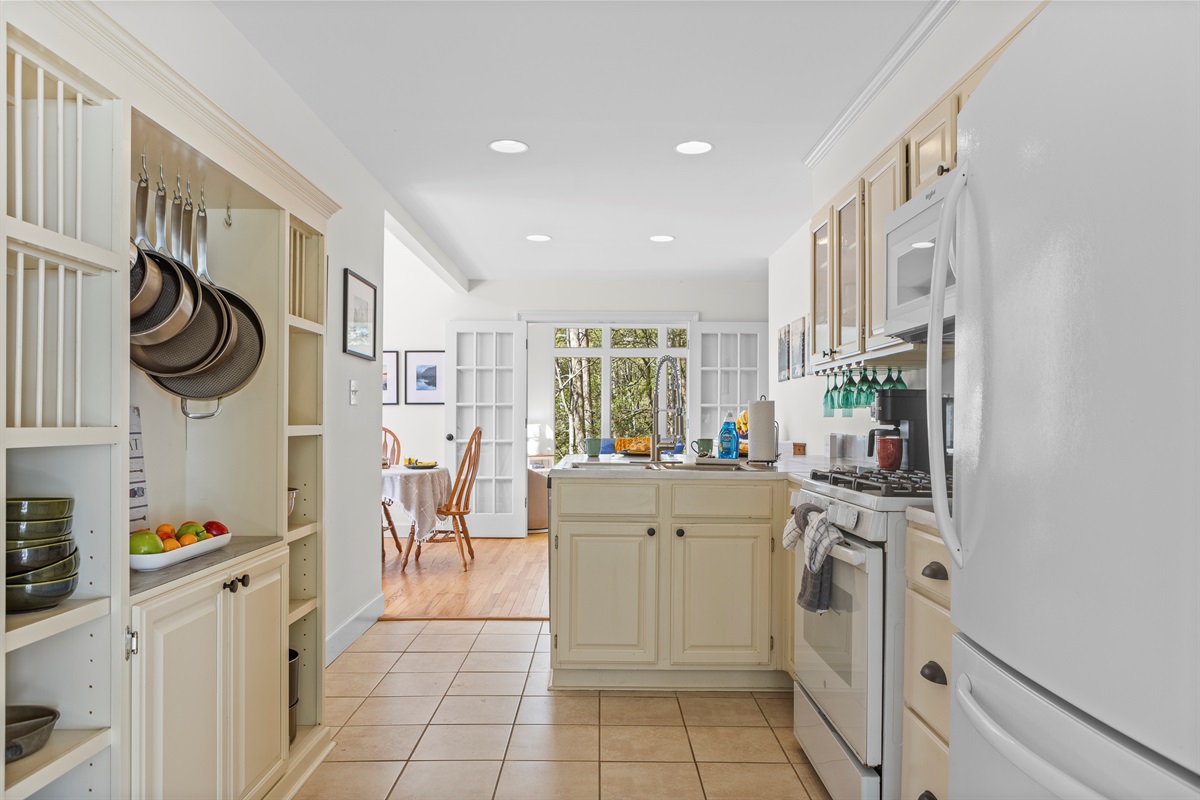 Full Kitchen: Spacious and inviting, ideal for culinary adventures with scenic outdoor views!
