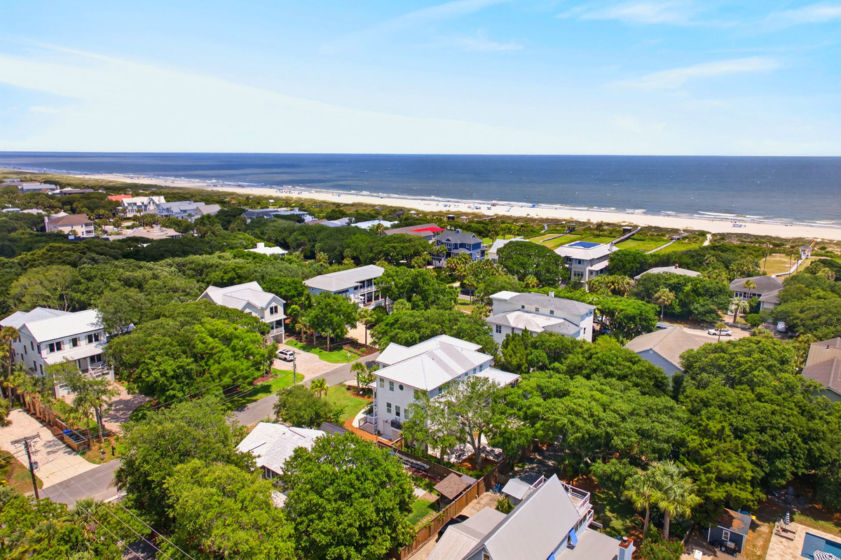 proximity to beach, 3 minute walk  | Palms Paradise | 3 29th Ave Isle of Palms, SC | IOP Escapes