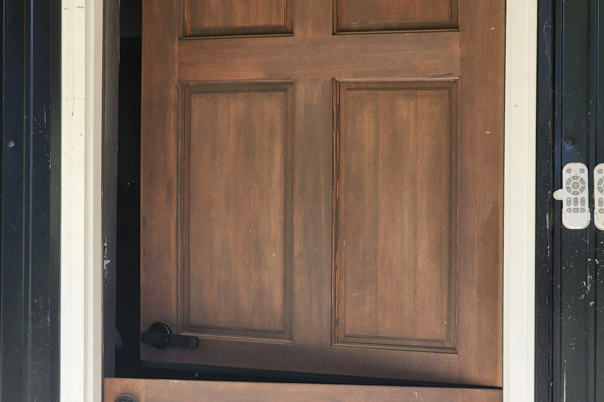Kitchen half door to cooking area