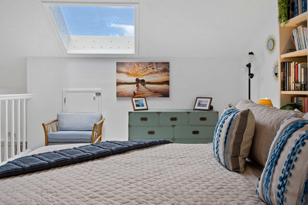Wake up in a bright loft bedroom that's perfect for your Caribbean getaway.