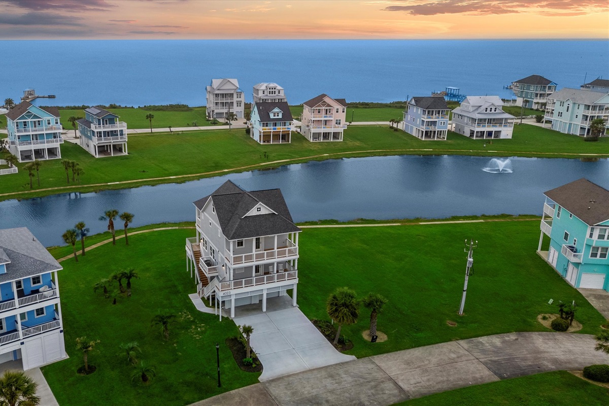0d4baa0eb7f64e1ba0a6c51697a01352 Large | Beachhouse | Texas | TX | Vacation Homes | Galveston | Crystal Beach | Kokomo | Breezy Days | Beachfront Elegance | Sunrise Serenity | Southern Sands Property Management, LLC