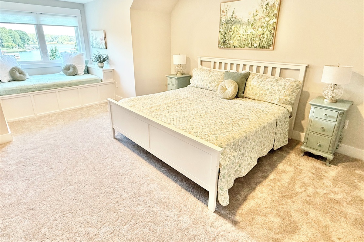 This king room is a show stopper! With an en-suite full size window bed, perfect for kids to sleep in the same room as their parents!  Amazing lake view, luxury bedding, antique furnishings! A dream bedroom, and a feather soft bed!