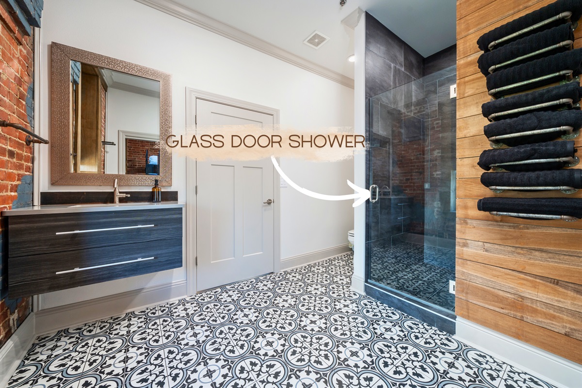 [Shower] Large Tiled Walk-In Shower