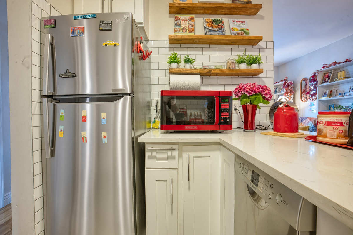 Fully stocked kitchen with stainless steel appliances. Cook books for guest use as well. 