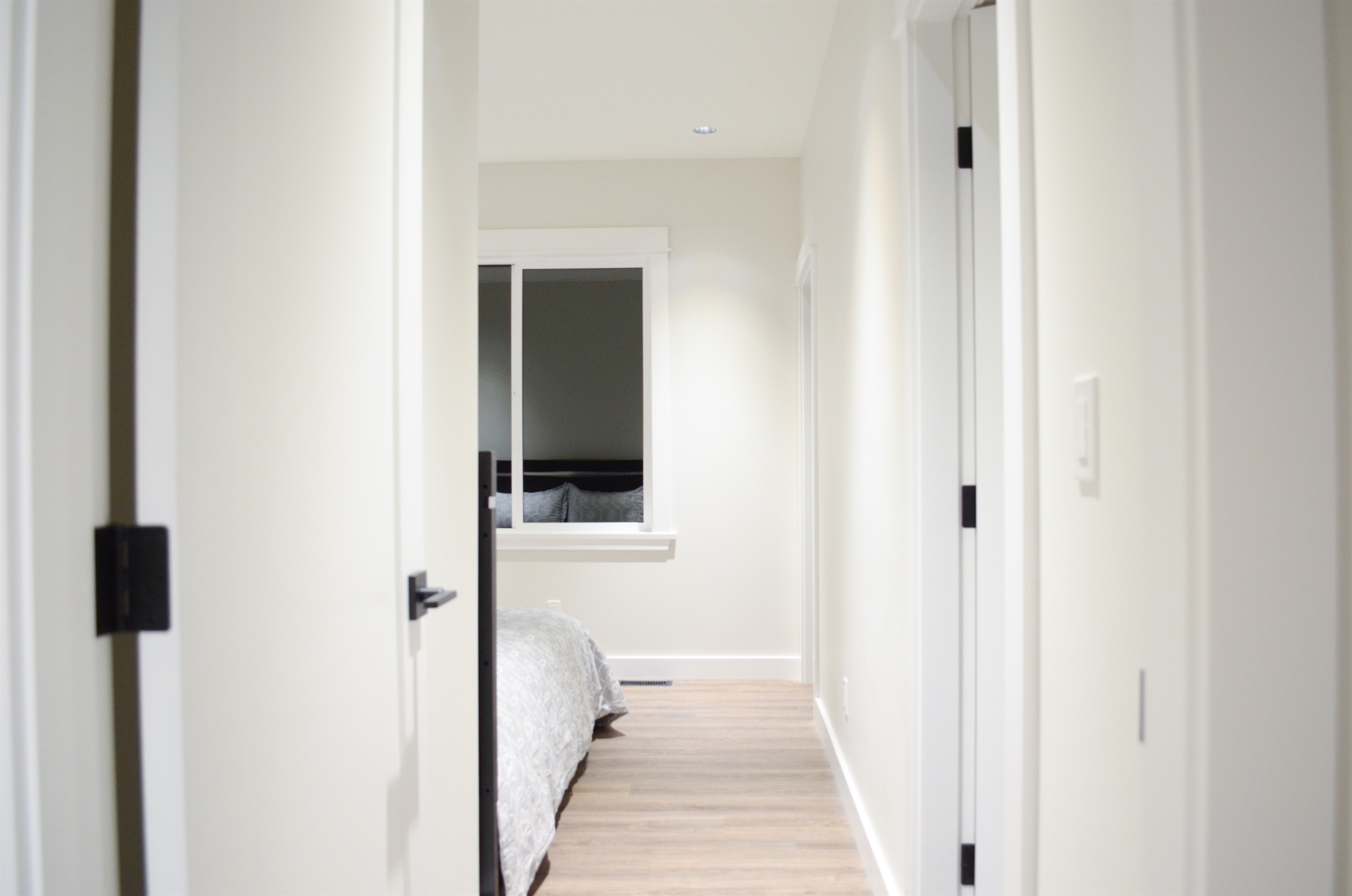 Second Fl spare queen bedroom with private full ensuite – great for couples