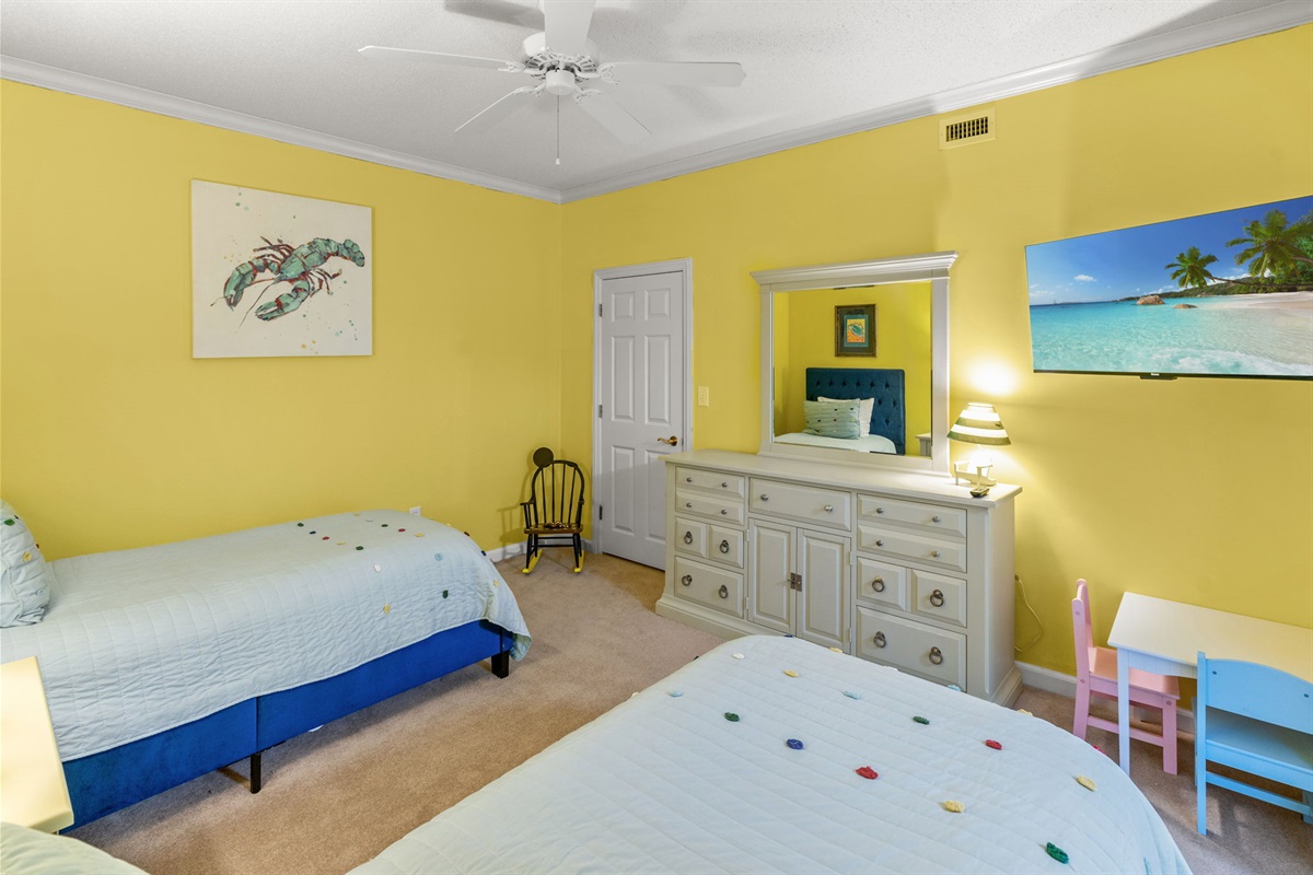 Twins in 3rd Bedroom
