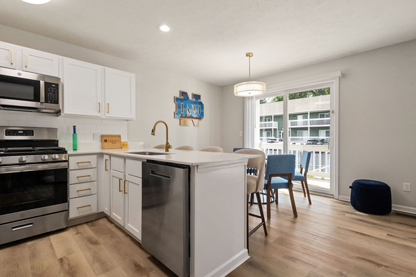 The Irish Retreat | 2BR/2BA Near Notre Dame | Private Balcony, photo 13