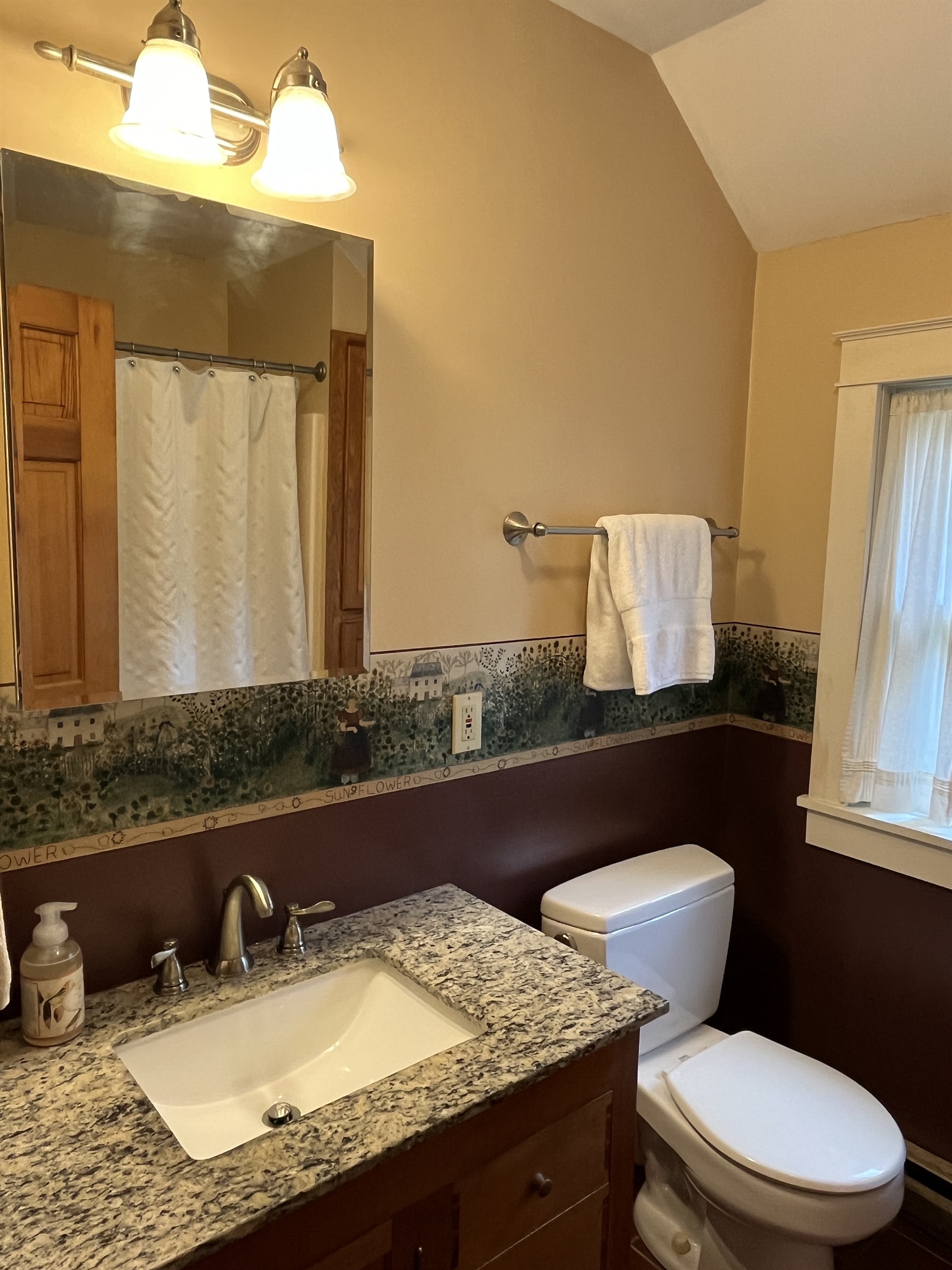 Ensuite bath in primary King bedroom
