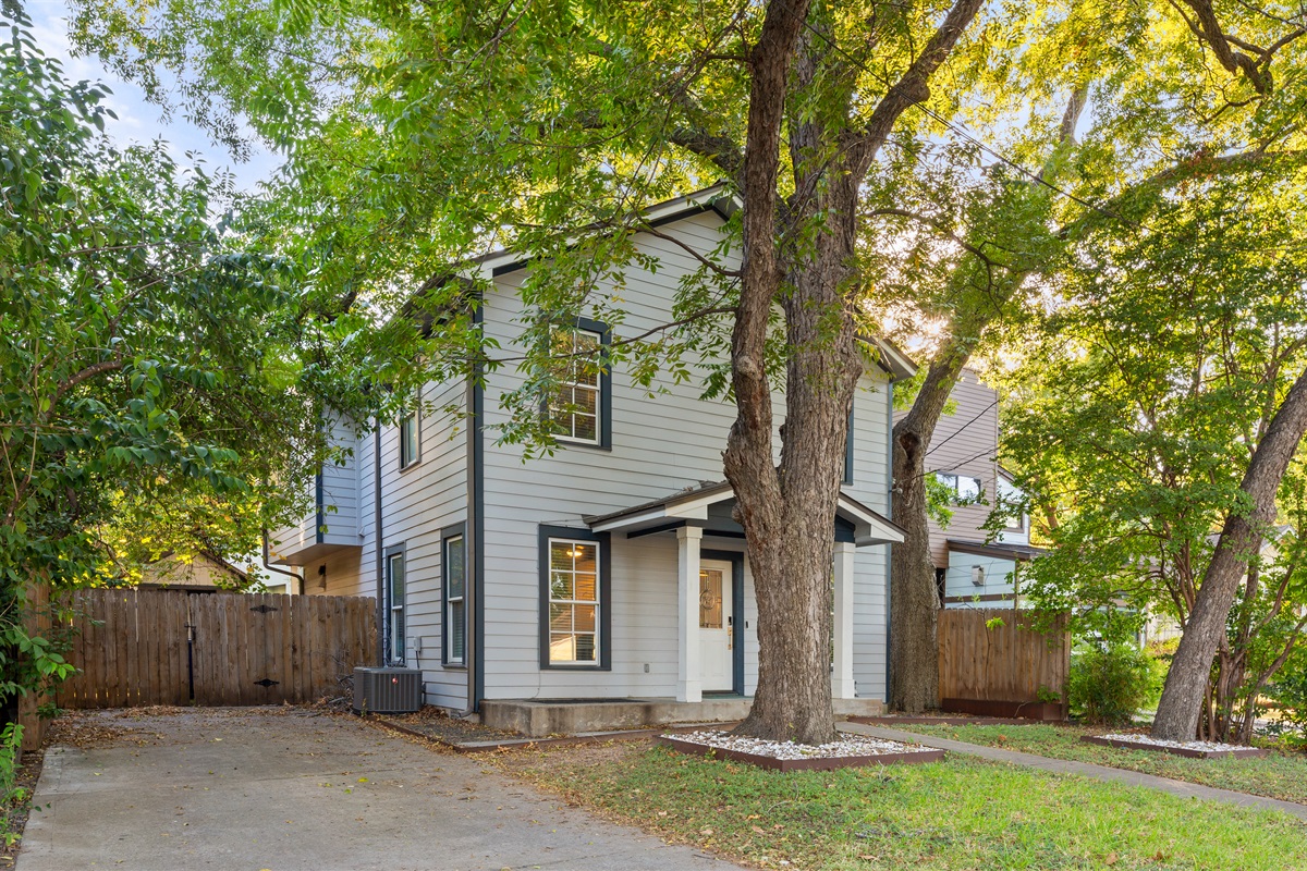 Driveway that can fit up to three cars and plenty of street parking