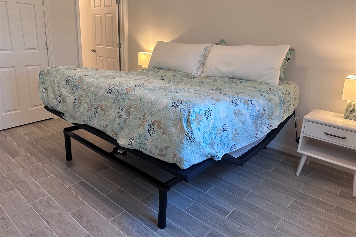 adjustable foot and headboard king sized bed
