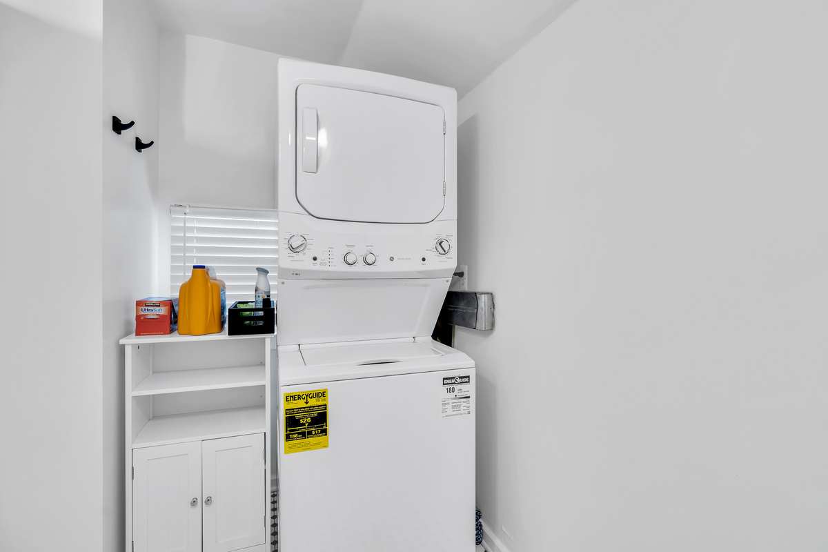 Pack lighter knowing the in-unit washer and dryer are right here. Run a beach-towel load mid-stay and leave with a clean bag, no laundromat hunt required.