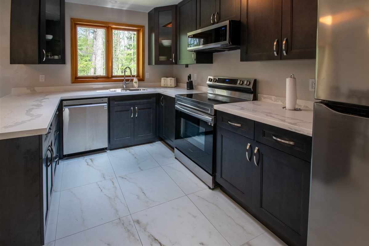 0dad7c44da4c4ab4a7ee12376f1212d4 Large