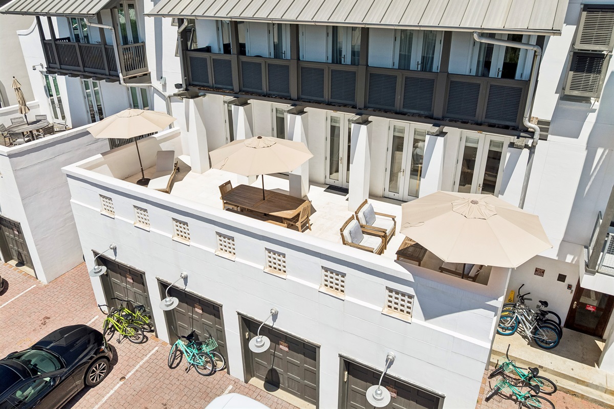 An aerial view of the oversized outdoor terrace.