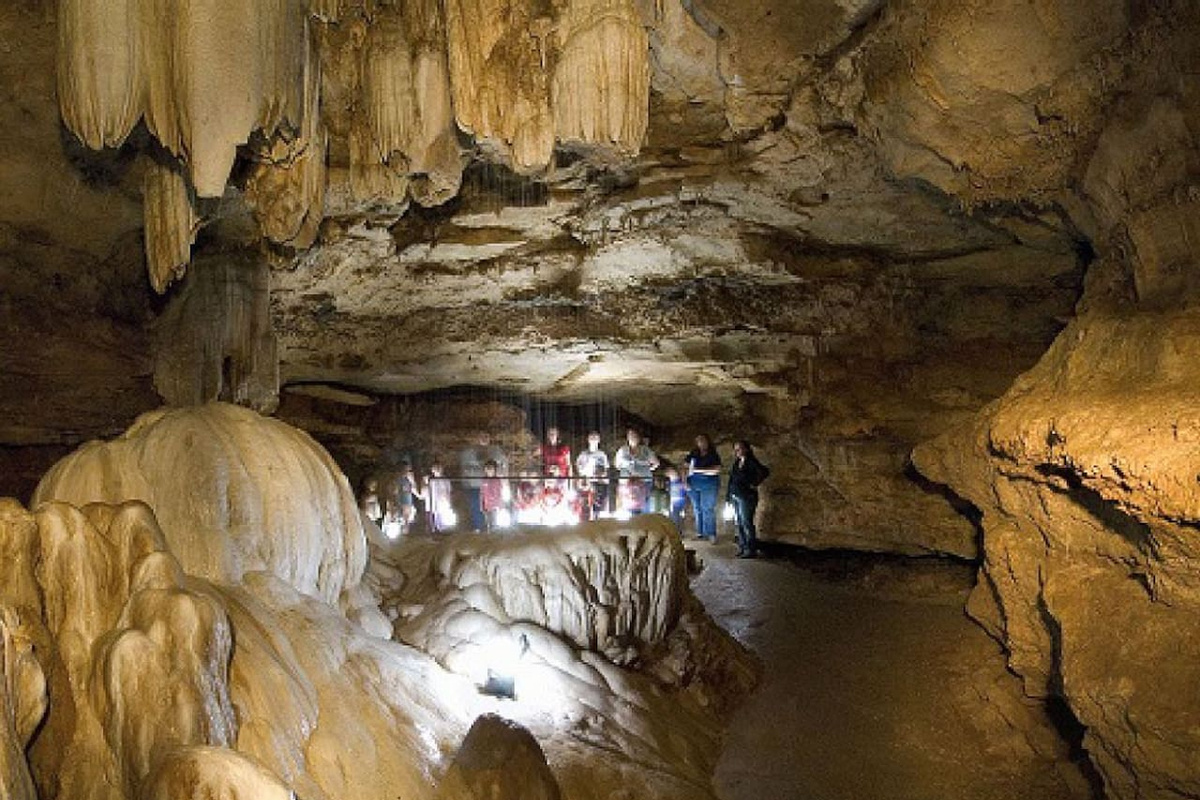 Lake of the Ozarks State Park Cavern