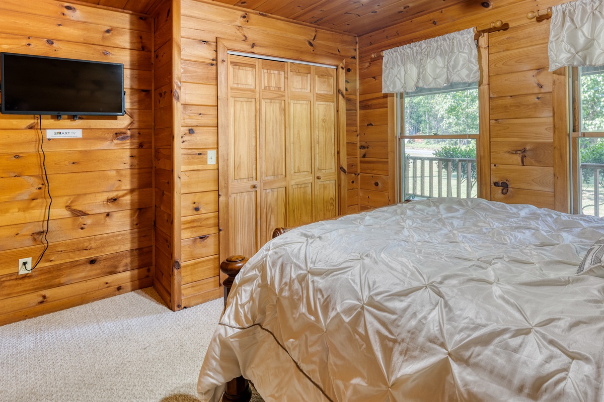 Queen Bedroom 1