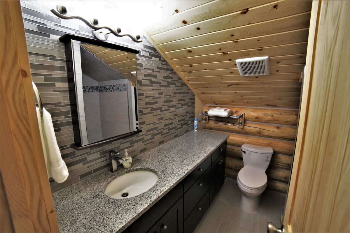 2nd floor bathroom