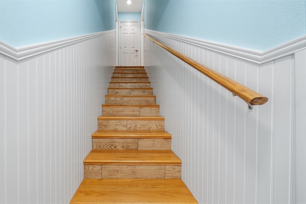 Stairs to 2nd Level