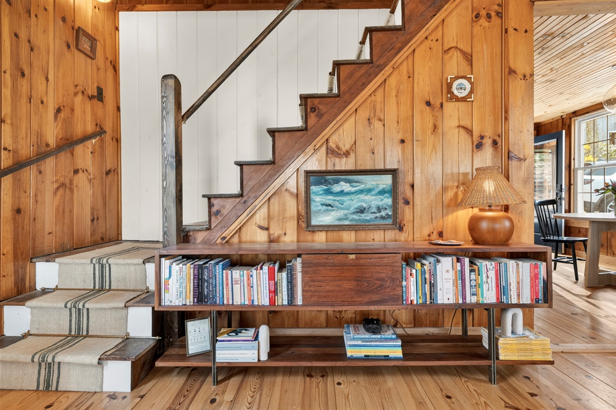 Bedrooms & bathroom are upstairs 