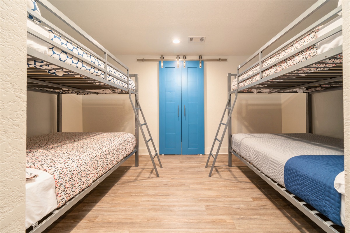 Enjoy an Extra Sleeping Area (Bonus Room) with 2 Sets of Full Bunkbeds