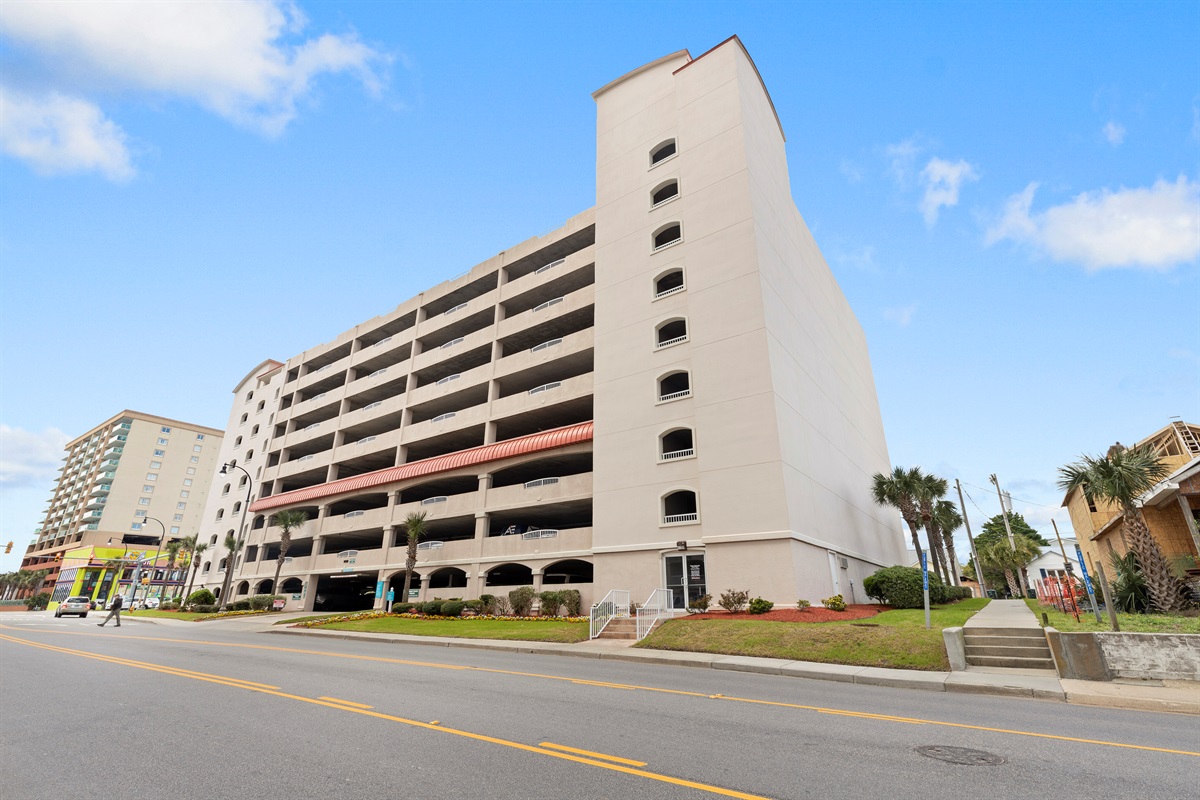 6 Story Parking Garage