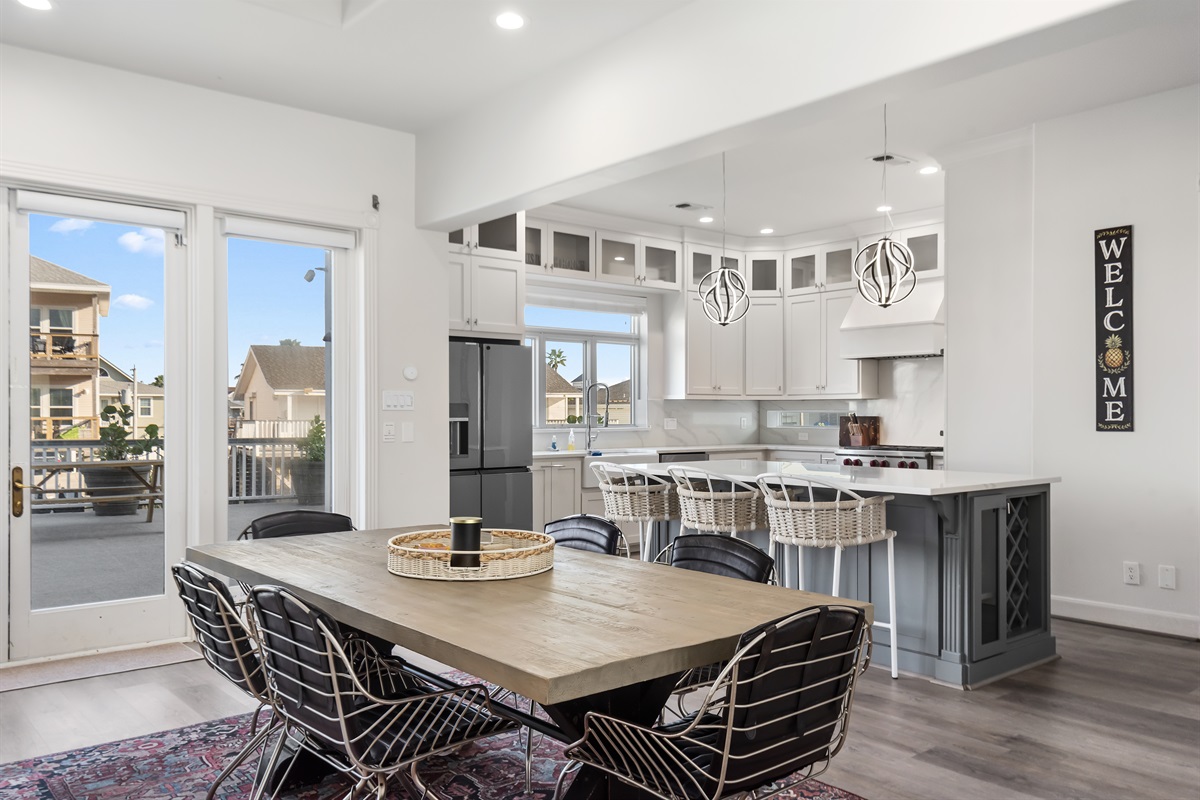 0df814ab93a141a9ac6e65476957fad6 Large | Beachhouse | Texas | TX | Vacation Homes | Galveston | Crystal Beach | Kokomo | Breezy Days | Beachfront Elegance | Sunrise Serenity | Southern Sands Property Management, LLC
