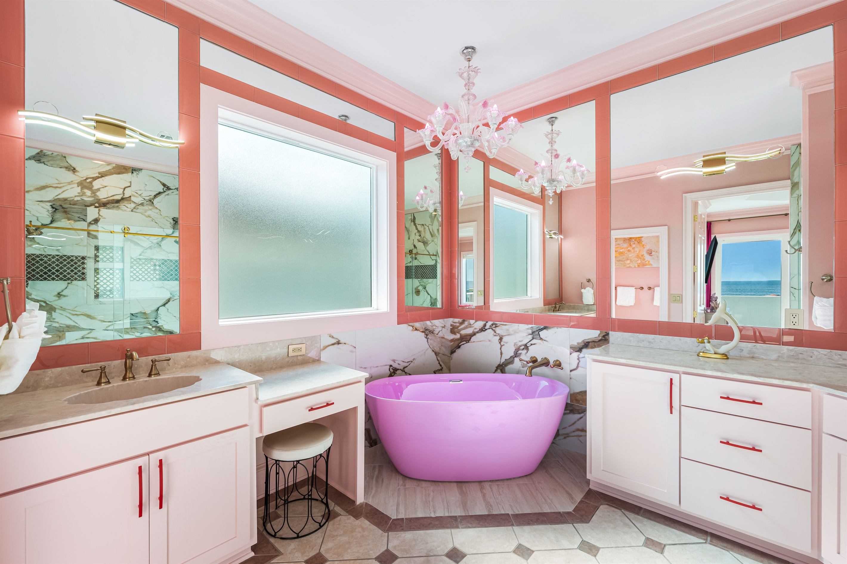 Beachfront Master King Suite Bath | Third Floor