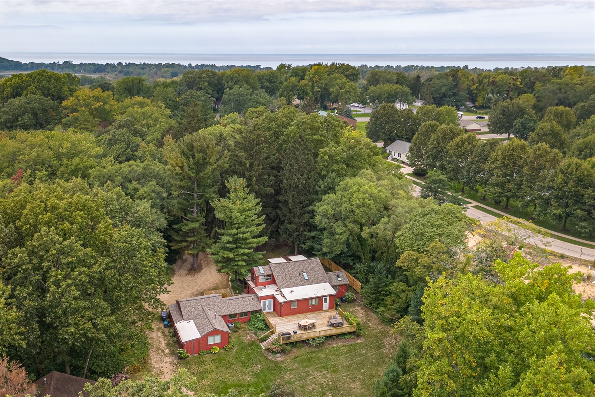 Bear’s Lakeshore Lodge is situated on a perfectly wooded 2.5 acres, allowing for privacy and space to enjoy gatherings. If you are looking for a place to relax, gather, reconnect, or explore the area, Bear’s Lakeshore Lodge is for you. 