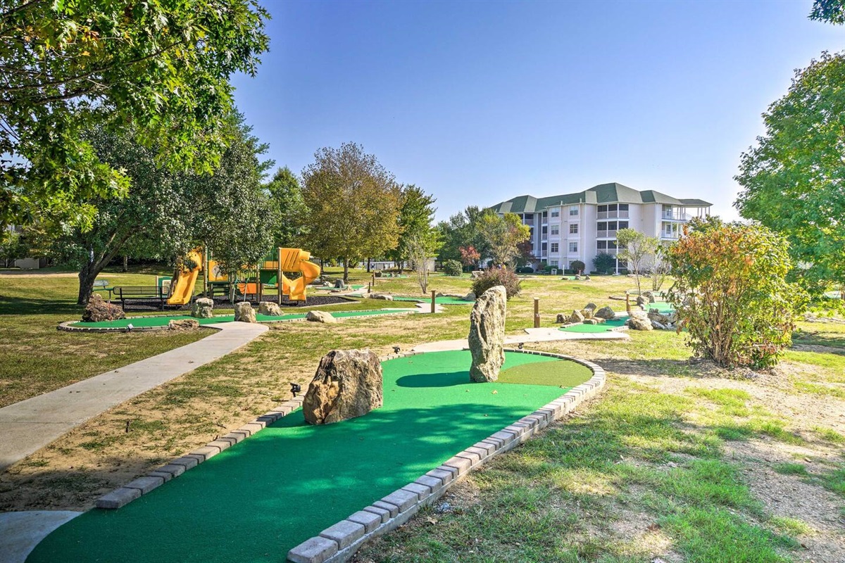 Community Amenities | Mini-Golf
