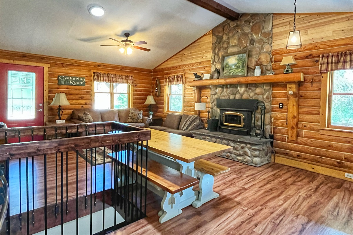 Open concept kitchen/livingroom