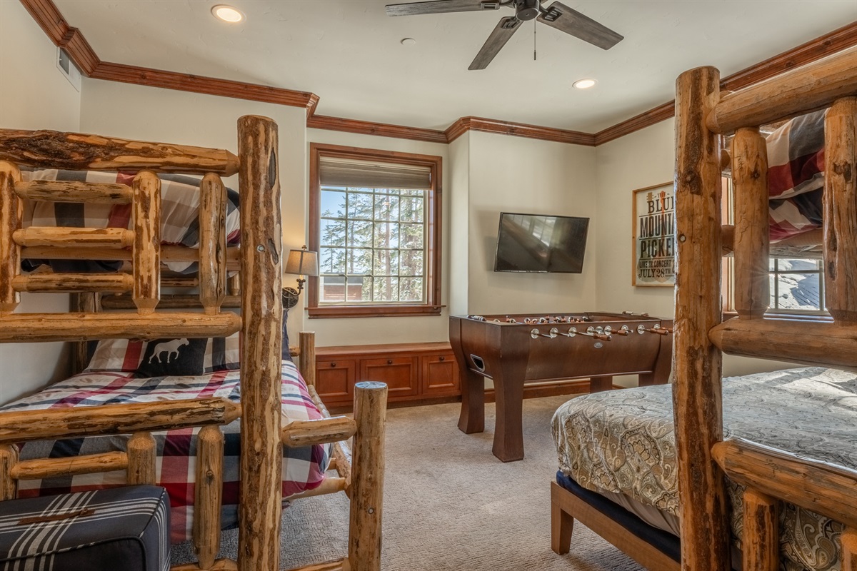 A fun, flexible bunk room that’s perfect for kids, teens, or extra guests.