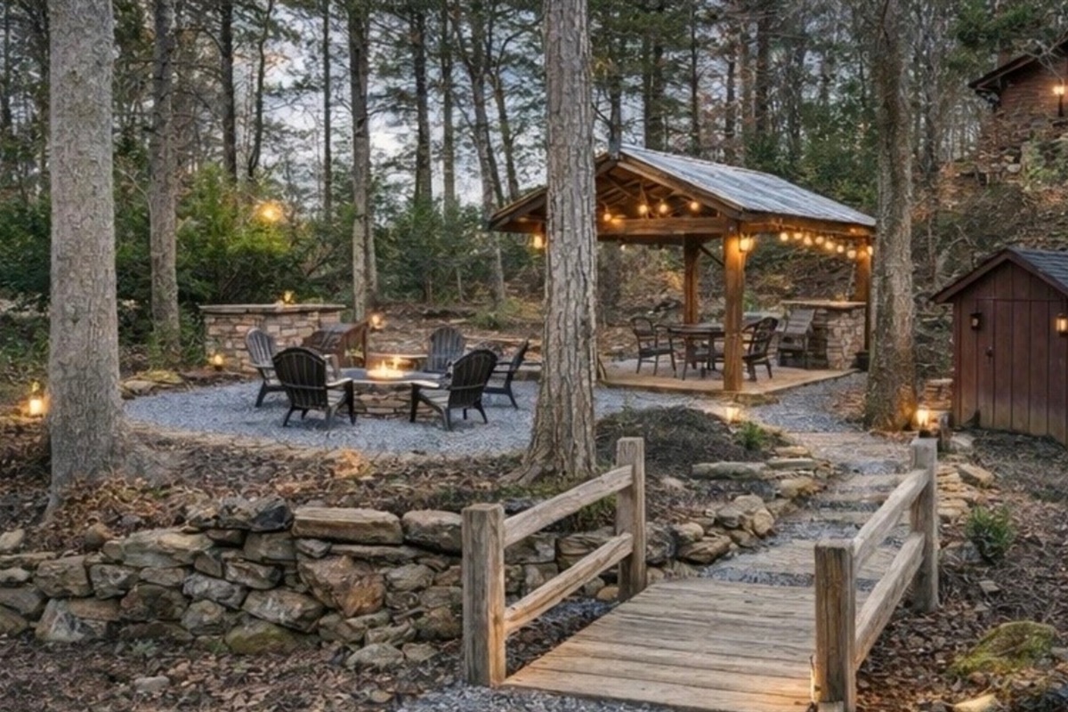 Access to firepit area