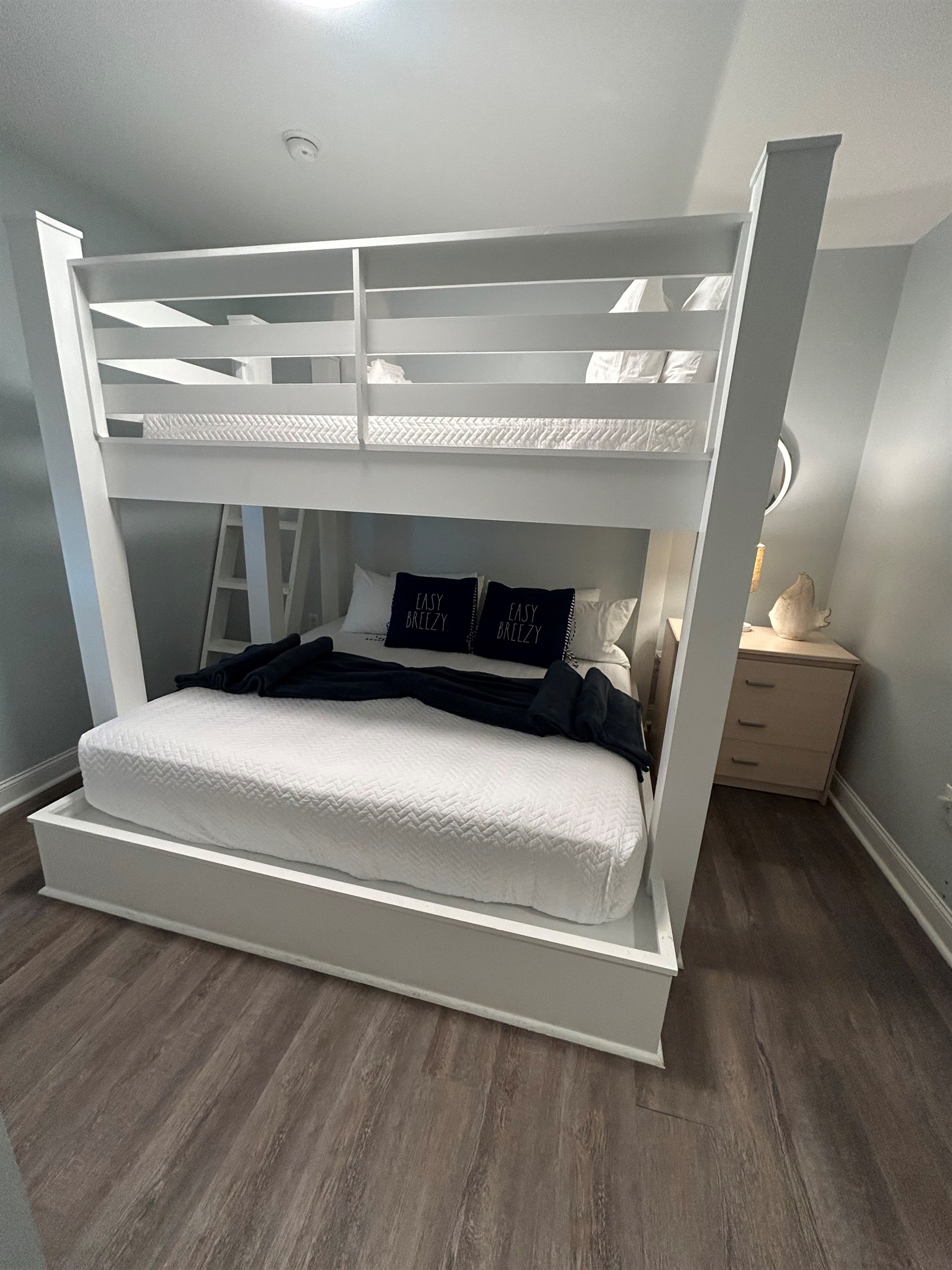 Queen over King Bunkroom, Oceanview, 101, Isle of Palms, SC | IOP Escapes