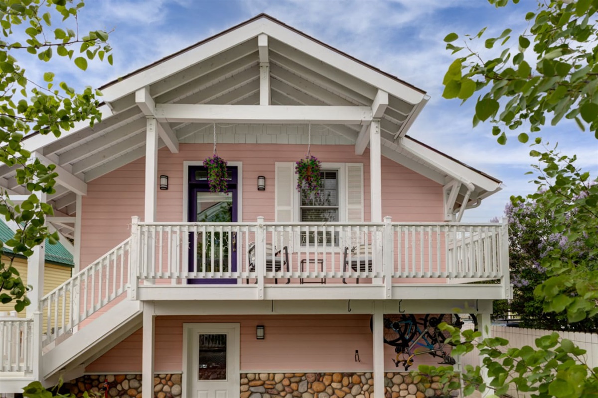 Front Entrance to Carriage House 