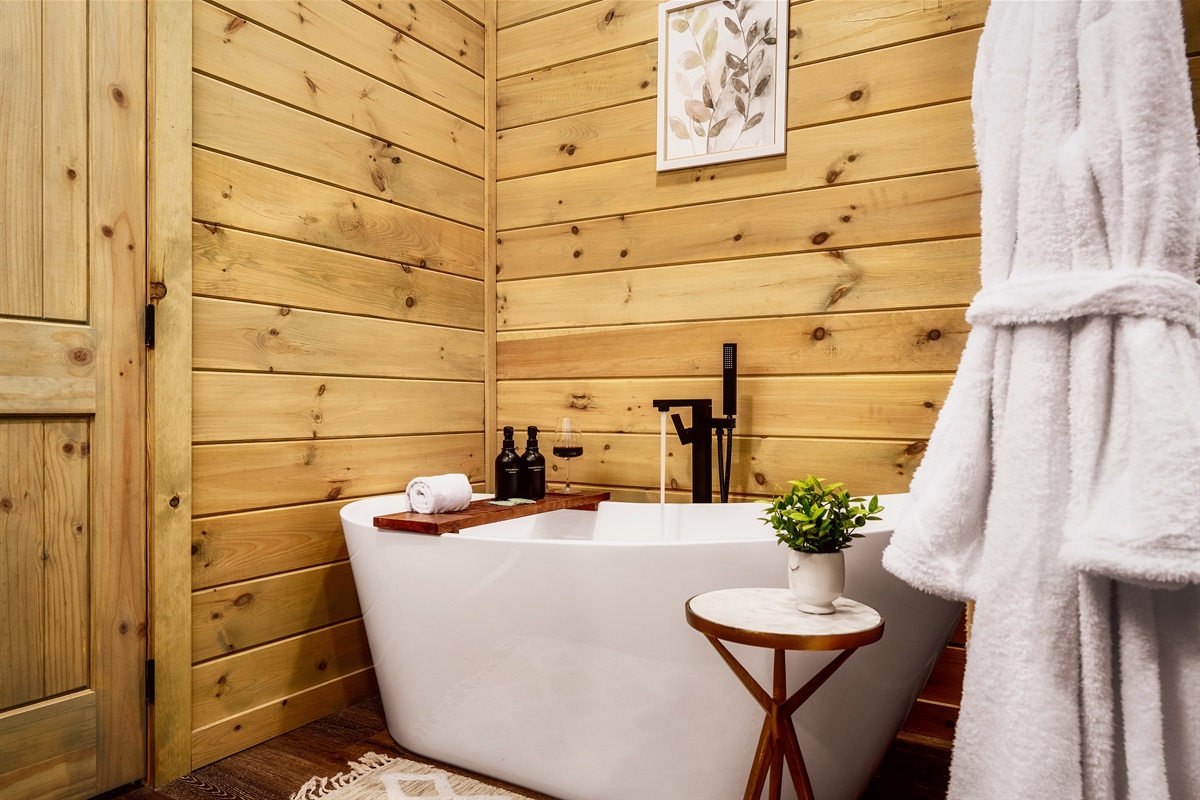 Soak and unwind. Bathtub comfort with a relaxing, spa-style feel.