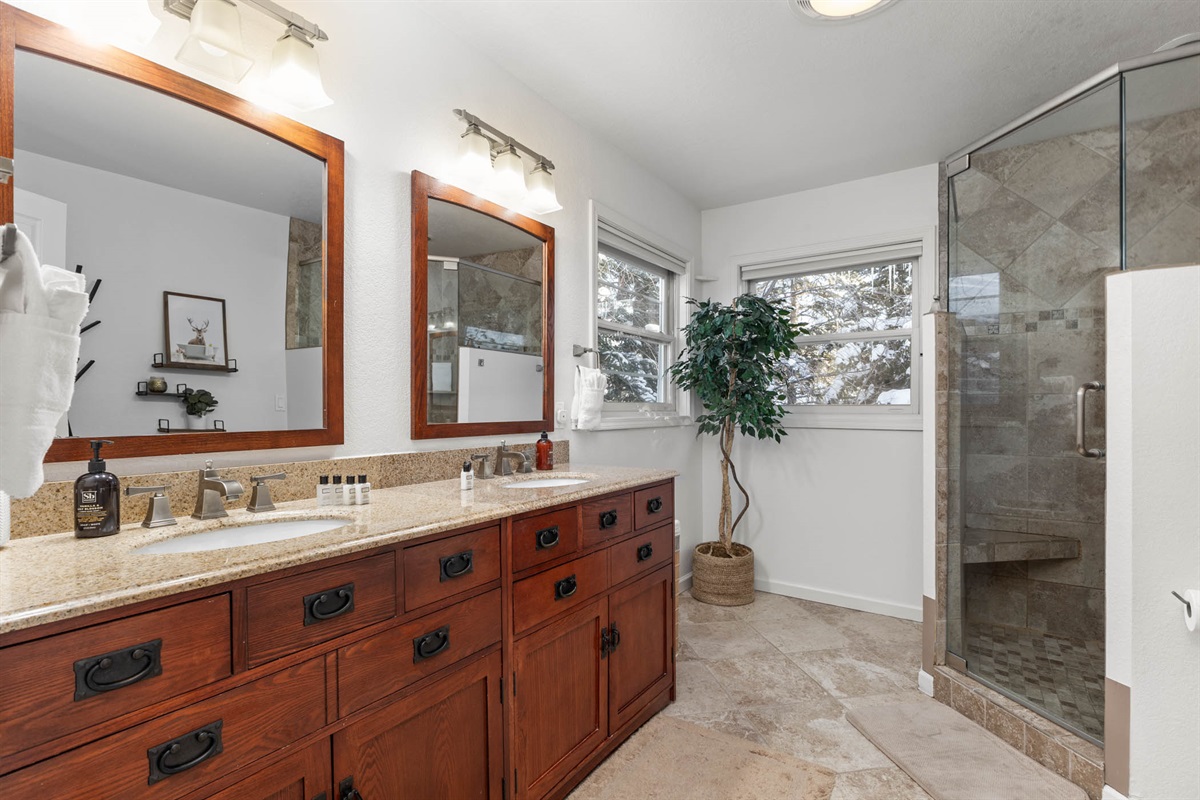 Ensuite Bathroom 1