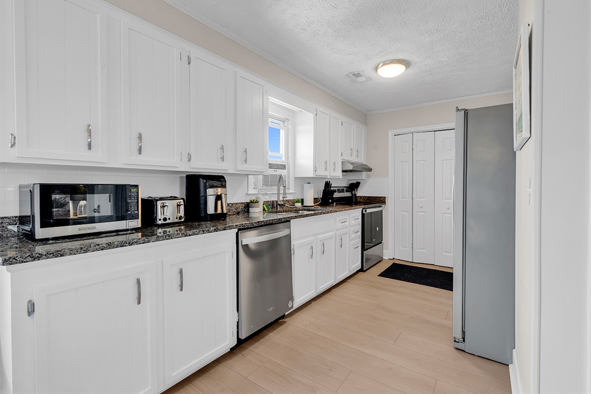 Brand-new stainless-steel appliances!