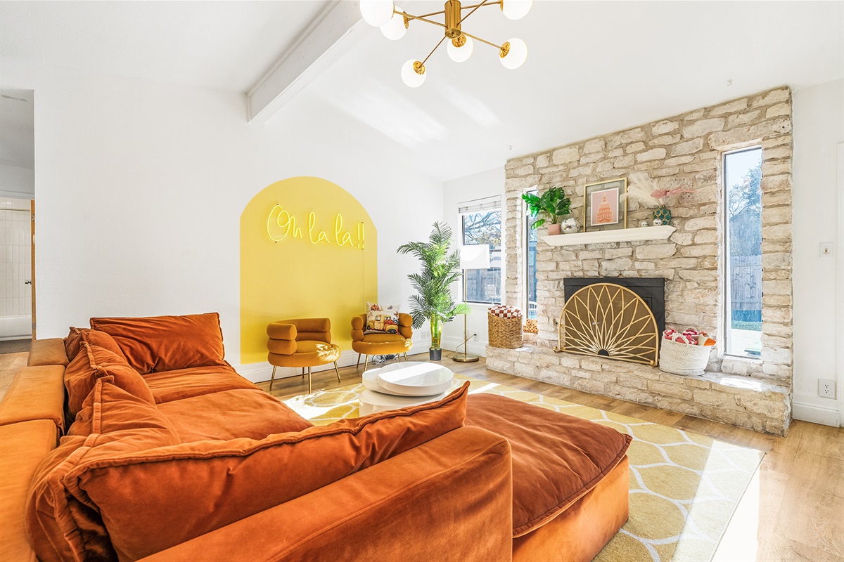 A cozy, family-friendly space 🛋️❤️ where every corner is designed for relaxation and togetherness.