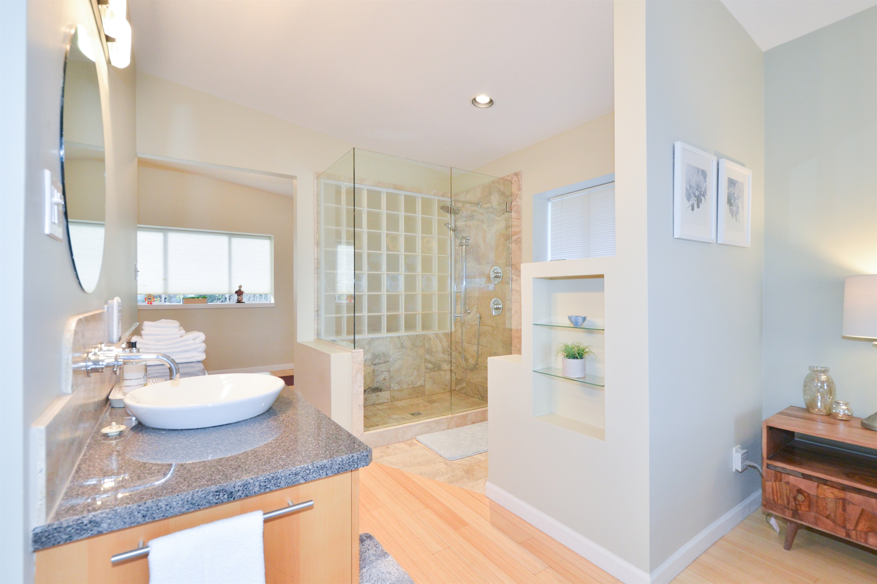 Bright ensuite with lots of space