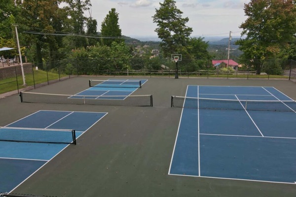 North Clubhouse Courts