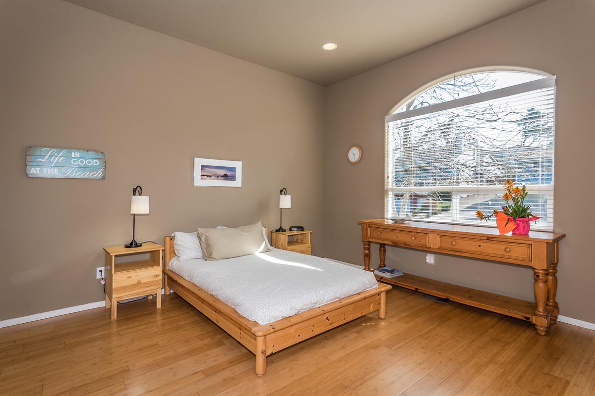 Guest bedroom