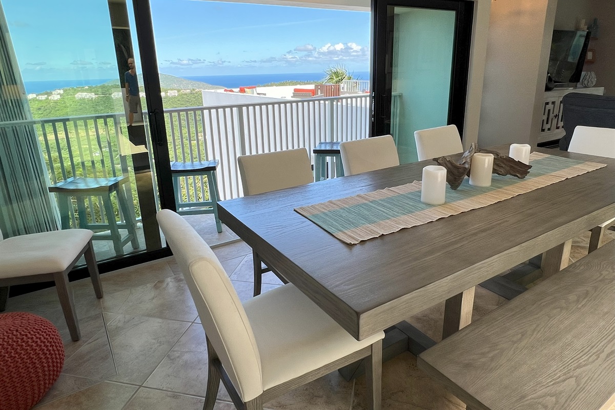Views on one side and the pool deck on the other. This is dining in paradise.